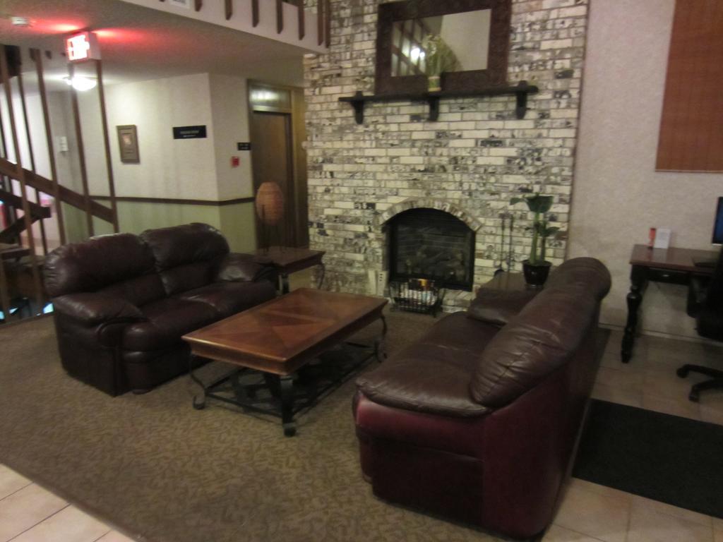 Ripon Welcome Inn And Suites Bagian luar foto