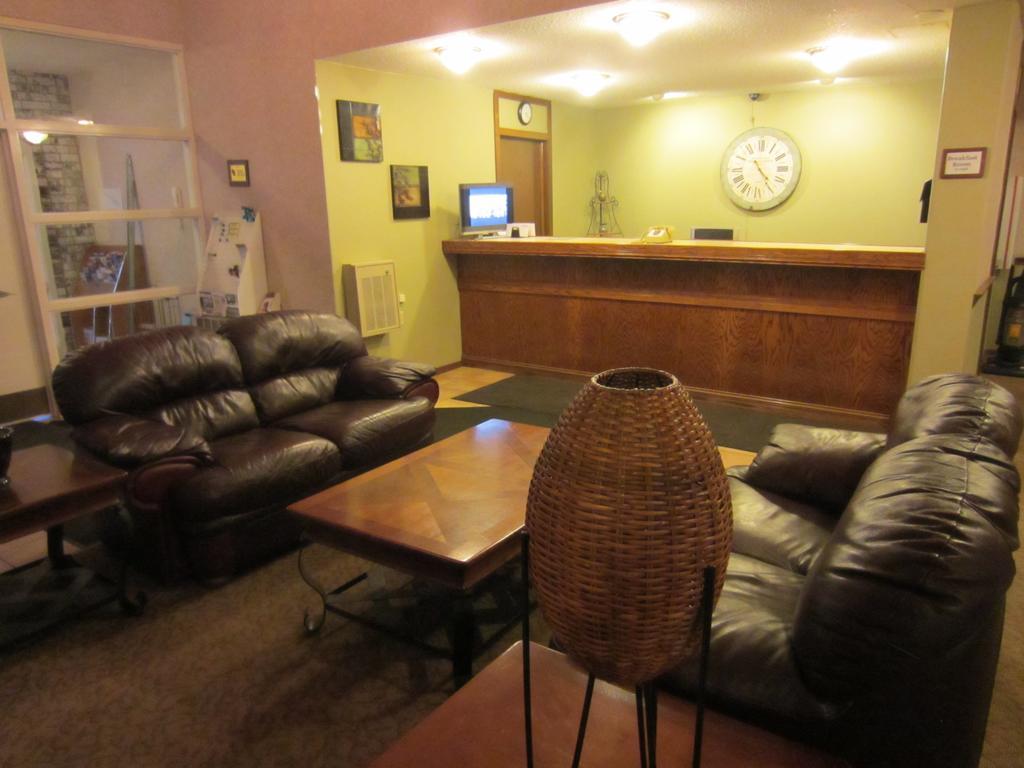 Ripon Welcome Inn And Suites Bagian luar foto