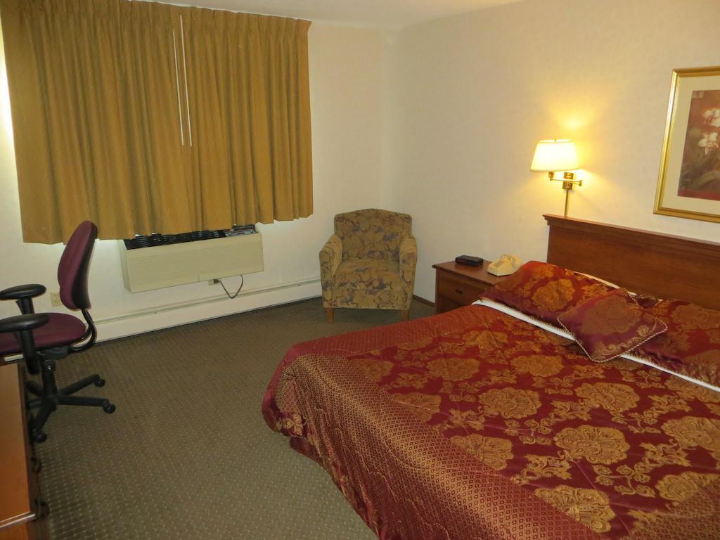 Ripon Welcome Inn And Suites Bagian luar foto