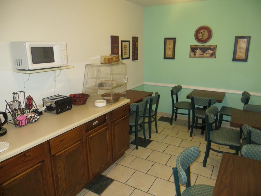 Ripon Welcome Inn And Suites Bagian luar foto