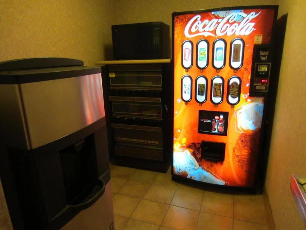 Ripon Welcome Inn And Suites Bagian luar foto
